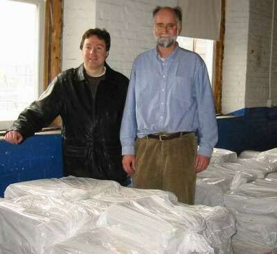 Dan MacKenzie donating 7,000 newspapers